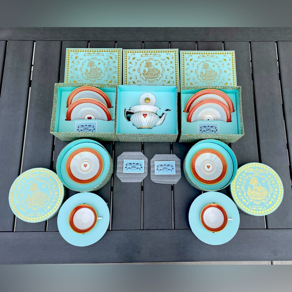 Wedgwood Queen of Hearts Tea Set Very Rare New in the Box USA Shipping Included